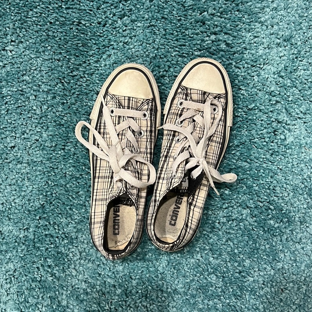 White plaid converse low top shoes